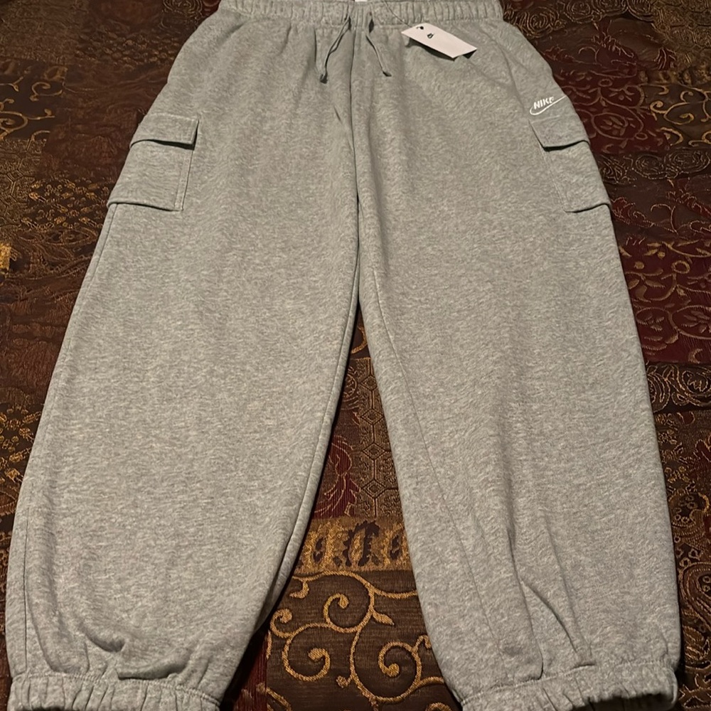 Nike Sportswear Fleece Lined Oversized Fit Cargo Sweatpant